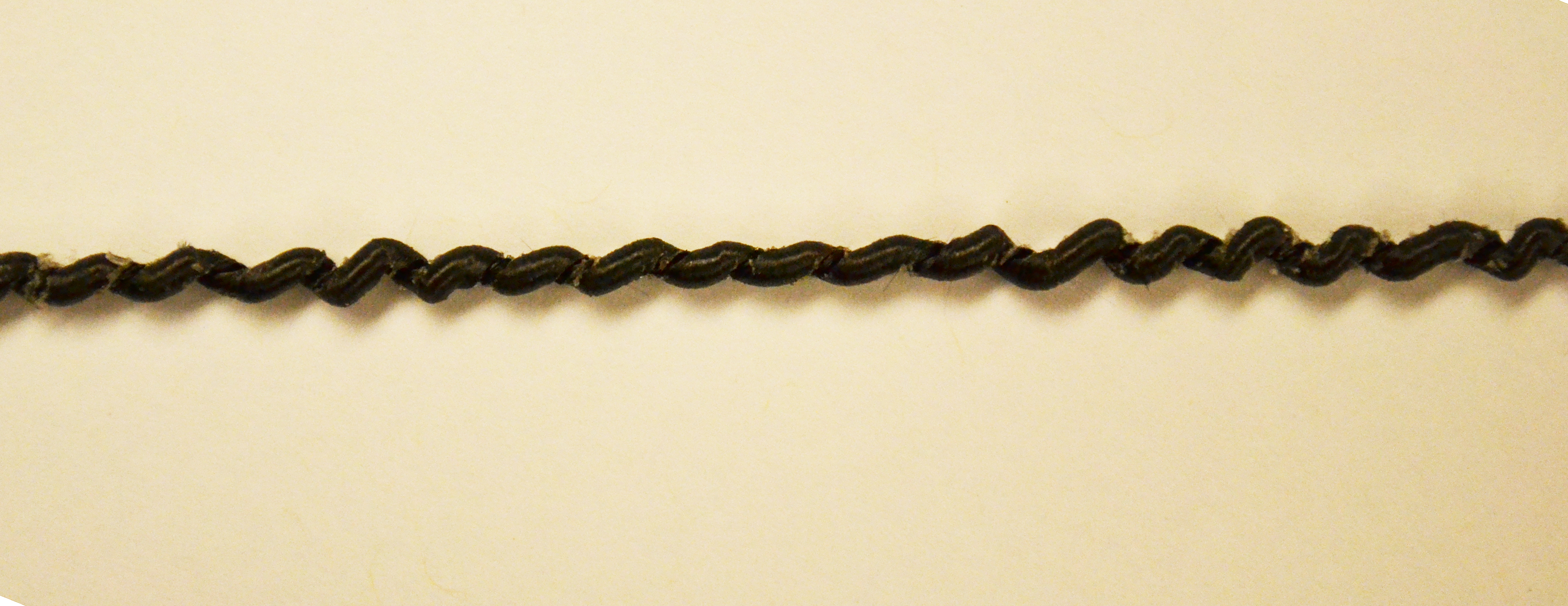 Dettaglio di un filamento di muscolo artificiale dal diametro di 0.4 mm Credits: MechSE Illinois