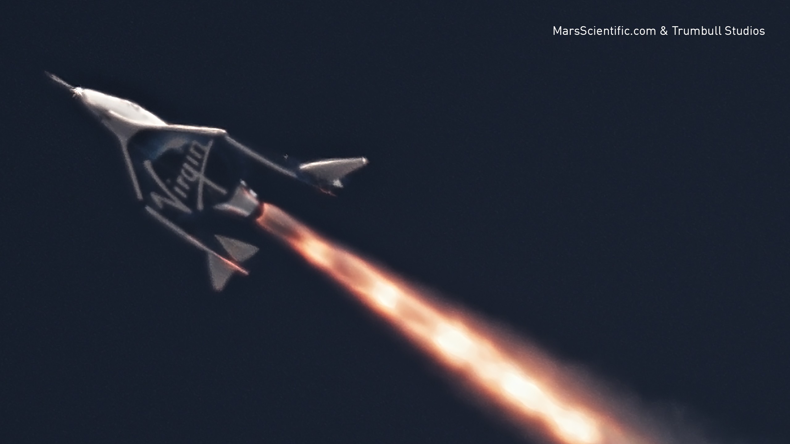 La VSS Unity durante l'accensione del motore. Credits: www.virgingalactic.com