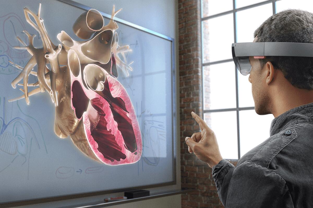 Tecnologia e salute insieme per la medicina di domani - Microsoft HoloLens, crediti: medicalfuturist.com