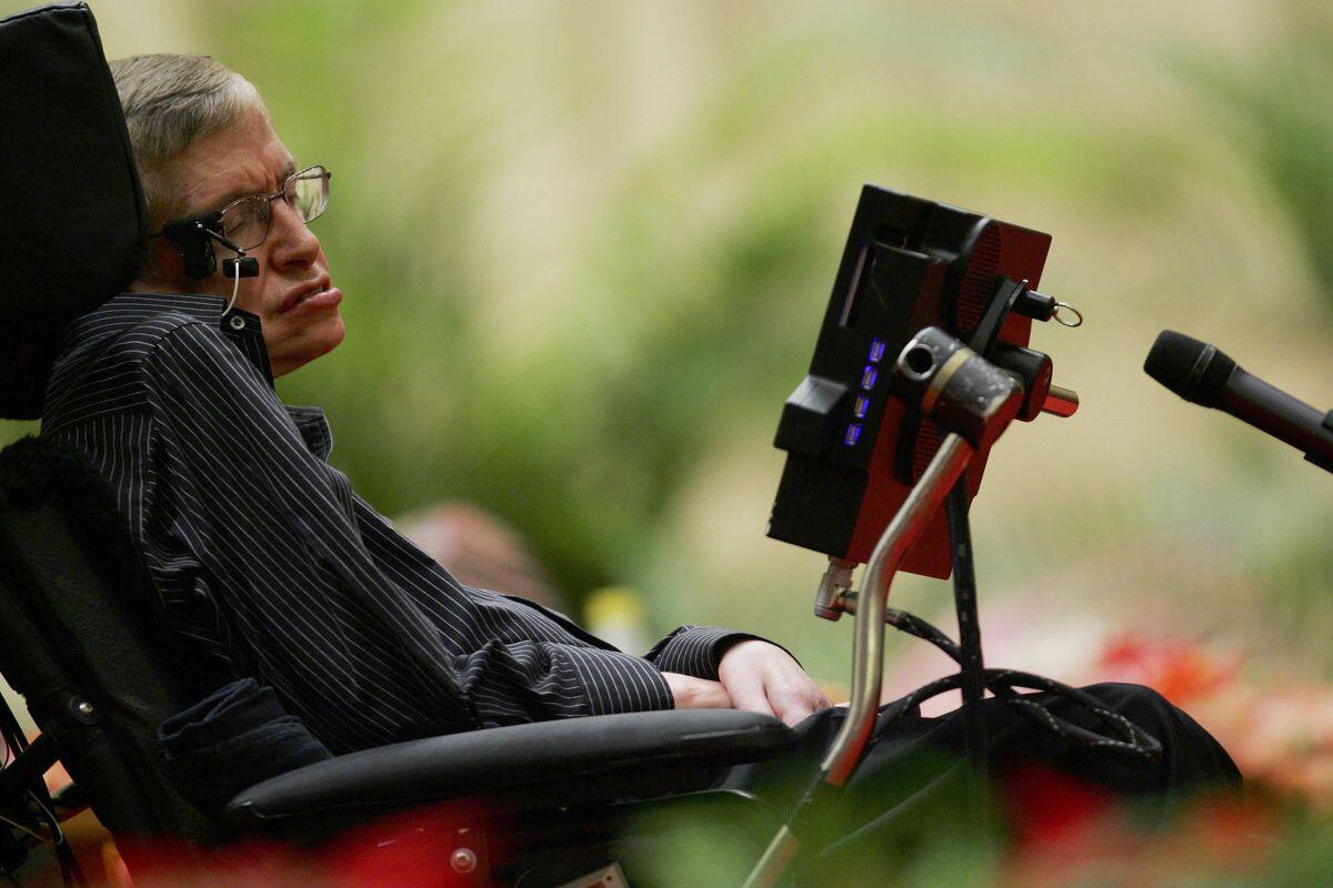 Il "testamento scientifico" di Stephen Hawking - Stephen Hawking, crediti: wallpaperheart.com