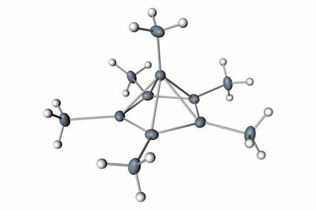 Nuova molecola in cui l'atomo di carbonio posto in cima alla piramide è in grado di formare 6 legami carbonio-carbonio ph:lescienze.it