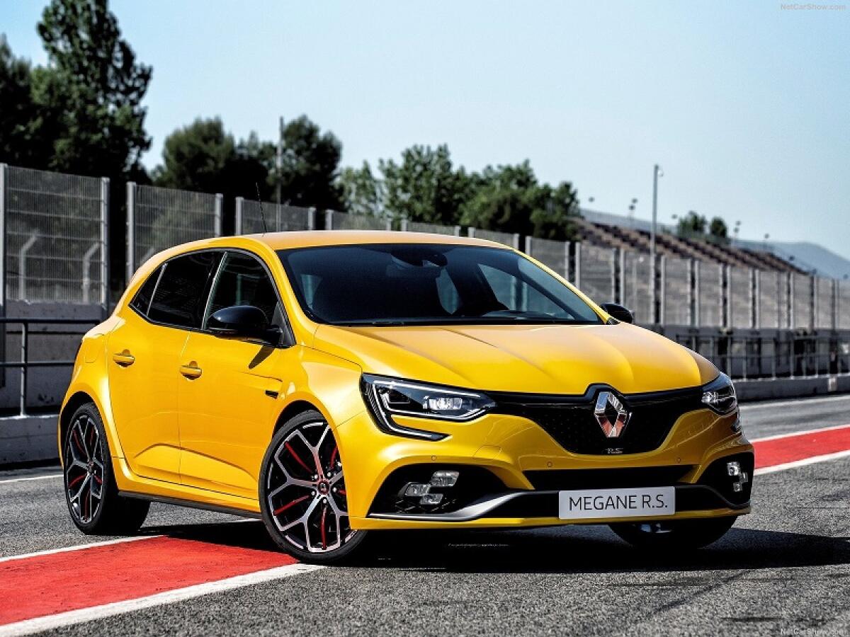 Renault Megane RS Trophy, la piccola da 300 cv - PH: netcarshow.com