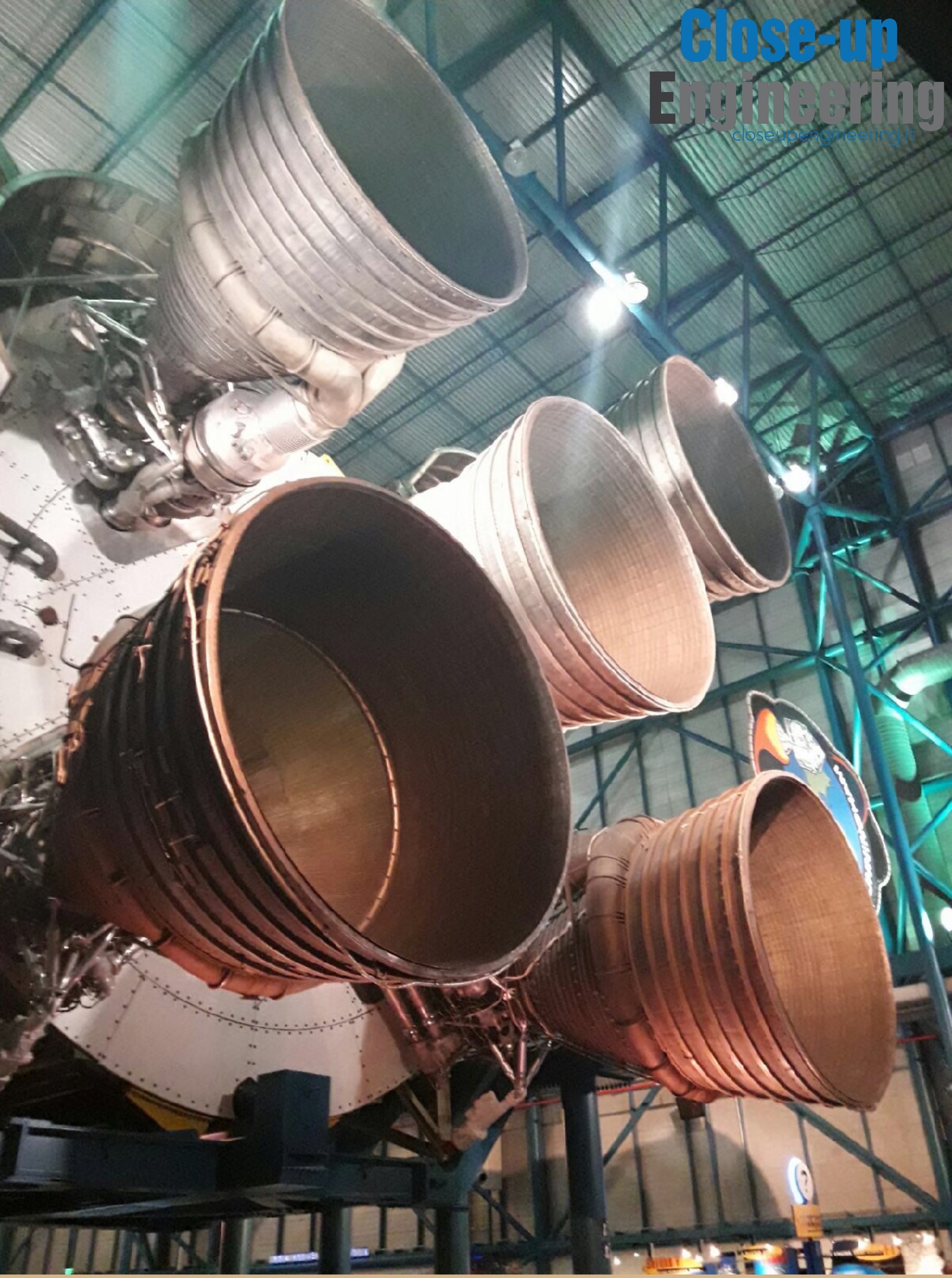 Motori F-1 del Saturn V esposto al Kennedy Space Center, Florida, Stati Uniti.