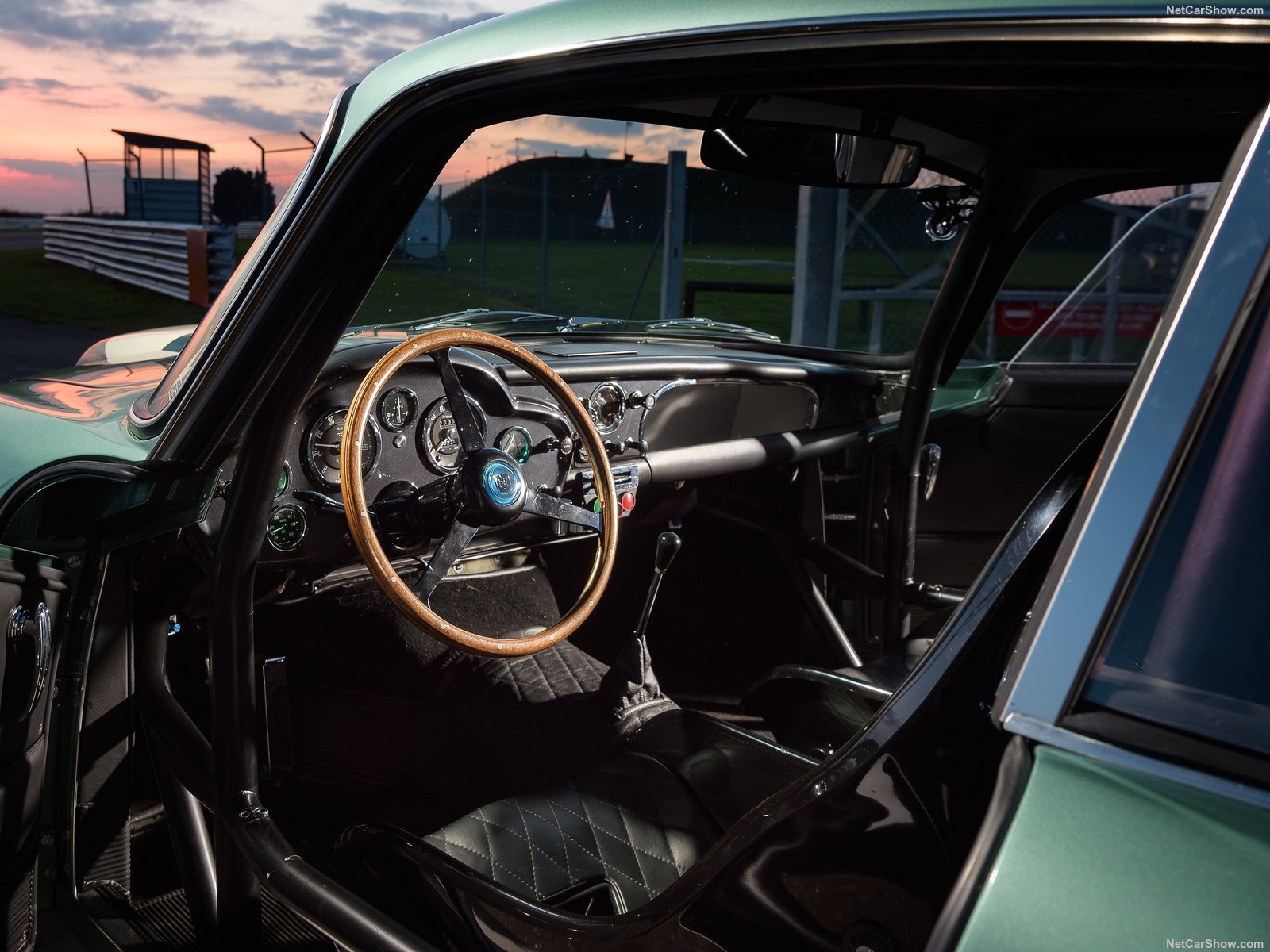 PH: netcarshow.com