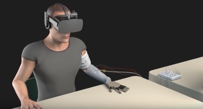 Questa tecnica innovativa vede la combinazione di stimoli visivi e tattili con la realtà virtuale.Credits: Politecnico di Losanna (EPFL)