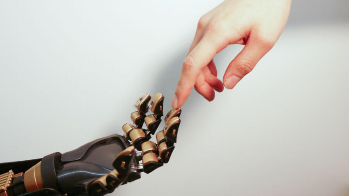 La pelle artificiale che donerà agli amputati un senso del tatto sovraumano - pelle artificiale