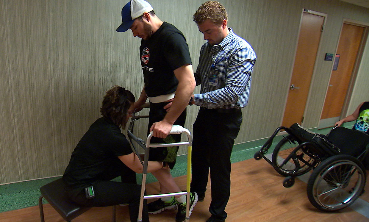 Jered Chinnock durante il suo piano di riabilitazione in Mayo Clinic  ph: spectrum.ieee.otg