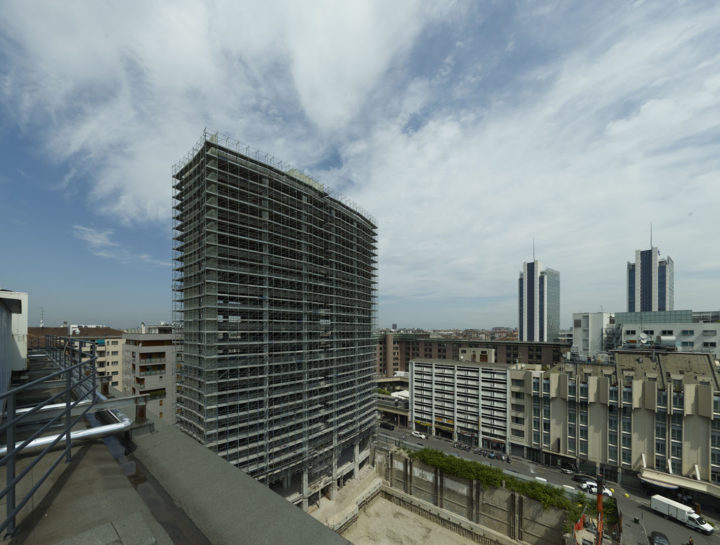 L'aspetto attuale della torre Unilever, con lavori di bonifica iniziati nel 2017. PH: blog.urbanlife.org