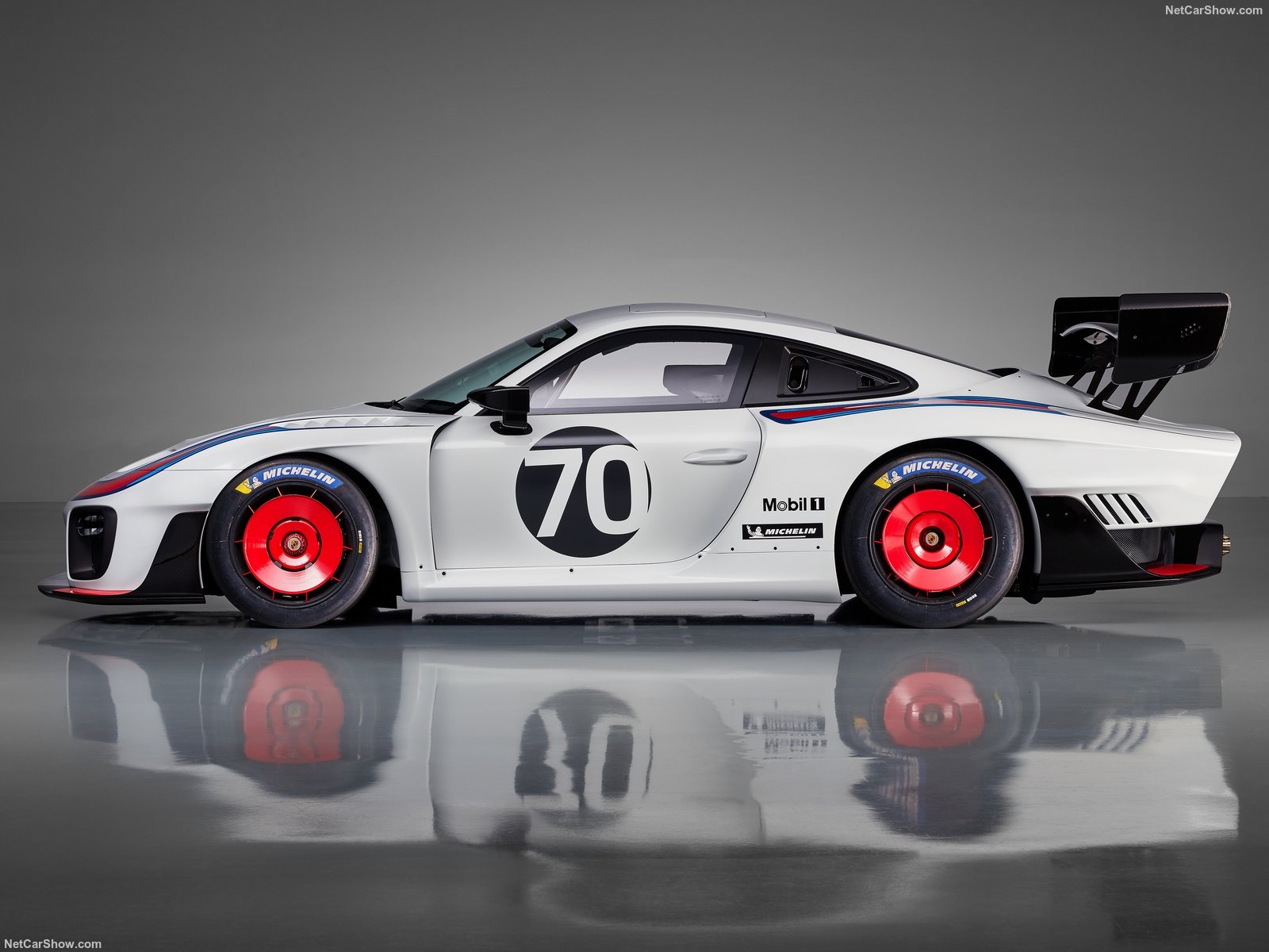 PH: netcarshow.com