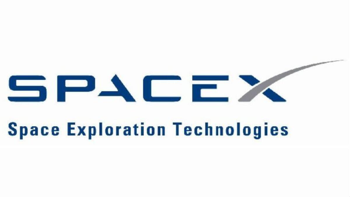 Elon Musk e Mr. Steven di SpaceX - Il logo dell'agenzia, PH: thestarsplitter.com