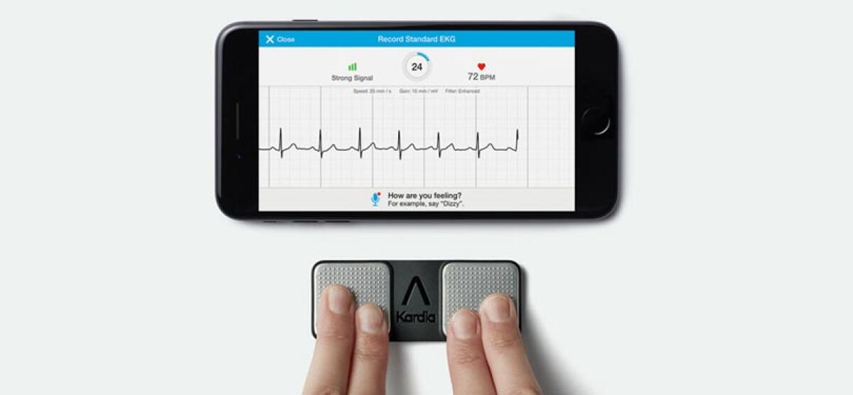 Trasformare lo smartphone in un elettrocardiografo? Puoi farlo con Kardia - PH: alivecor.eu