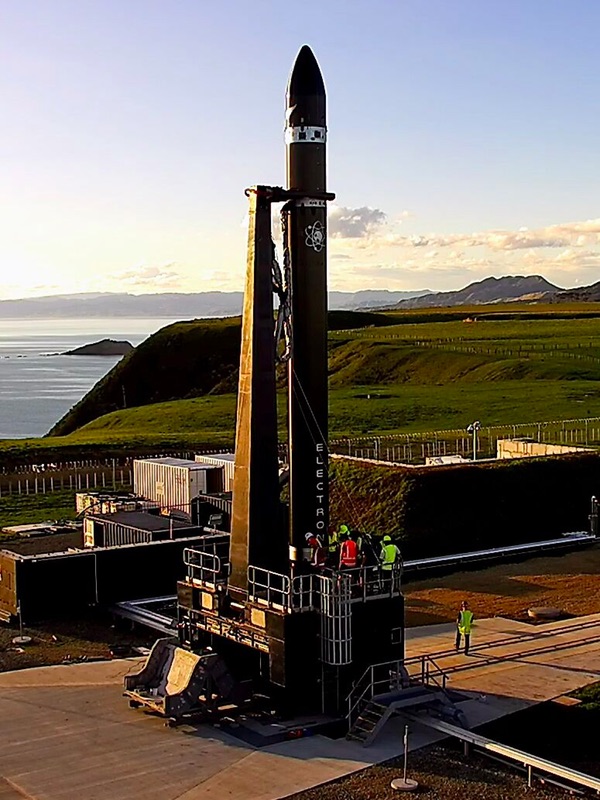 Electron mentre viene trasportato sulla rampa di lancio. Credits: www.spacenews.com