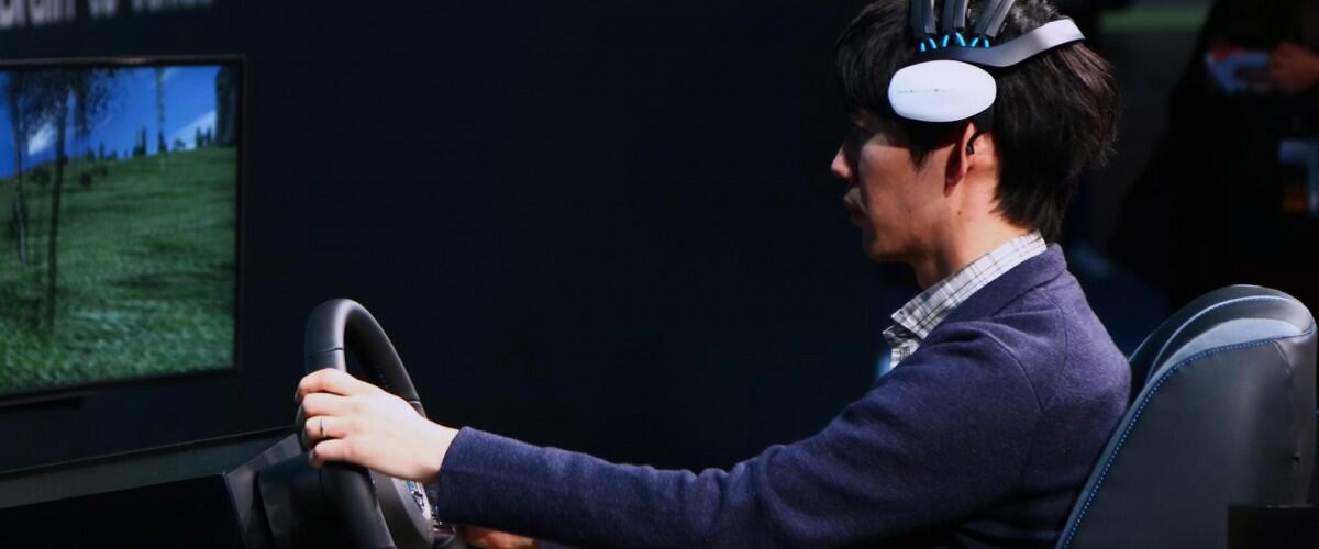 Nissan presenta Brain-to-Vehicle: ora l'auto si guida con il pensiero - PH:bitbrain.com