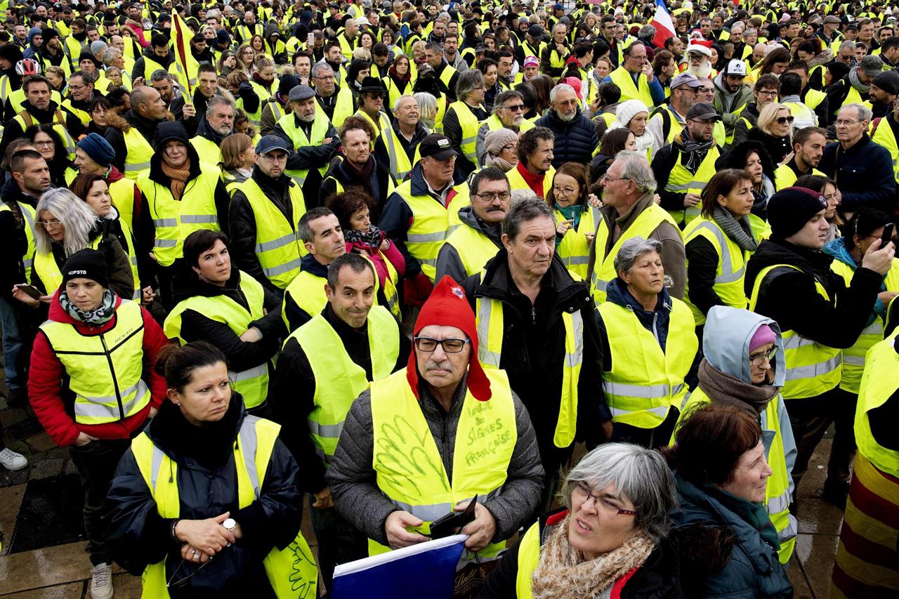 Il movimento dei gilet ha raccolto un consenso diffuso e unito giovani e meno giovani