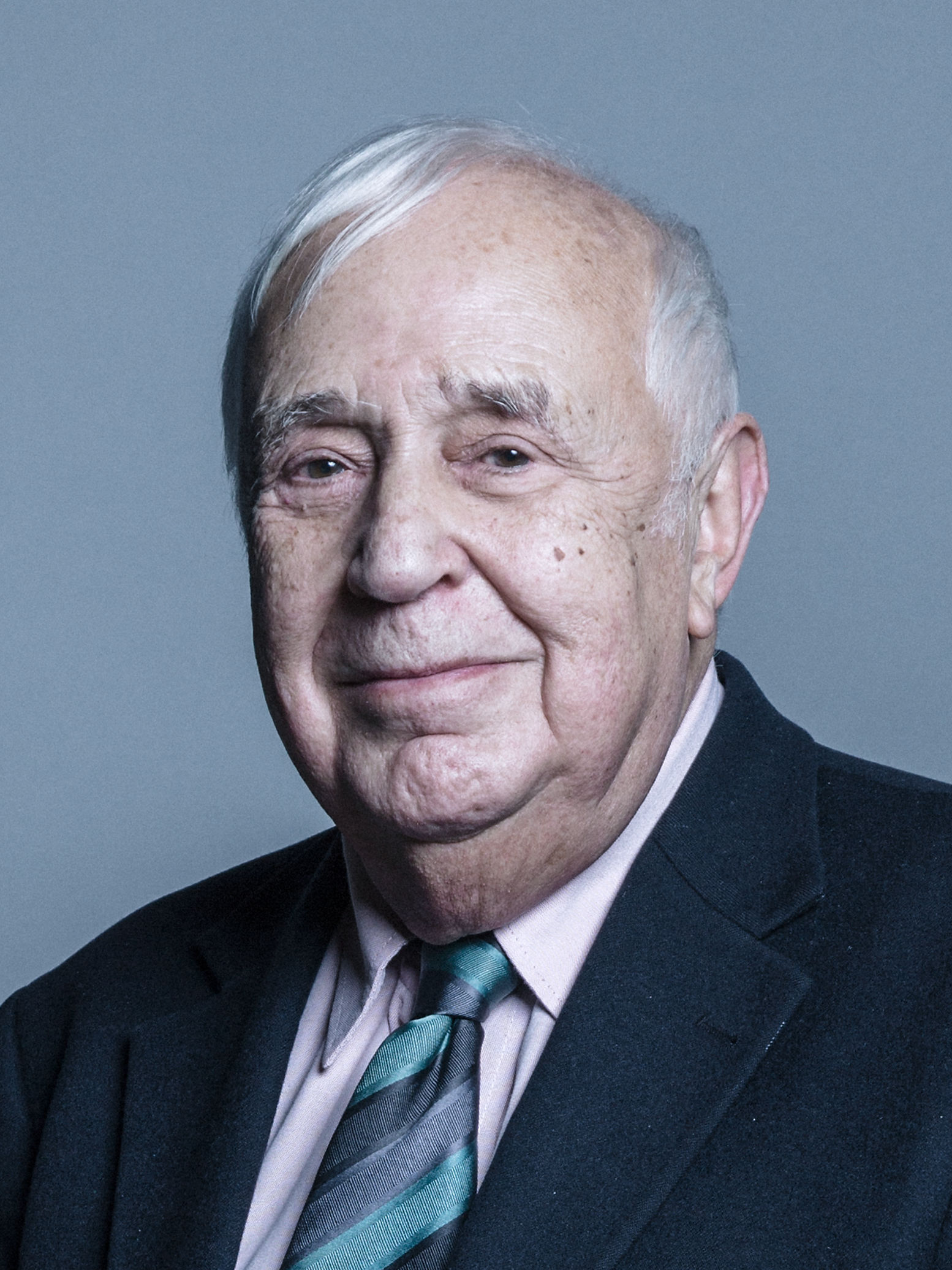 Robert Jacob Alexander, Baron Skidelsky.È uno storico ed economista britannico di origine russa e autore di una importante biografia in tre volumi sull'economista britannico John Maynard Keynes.