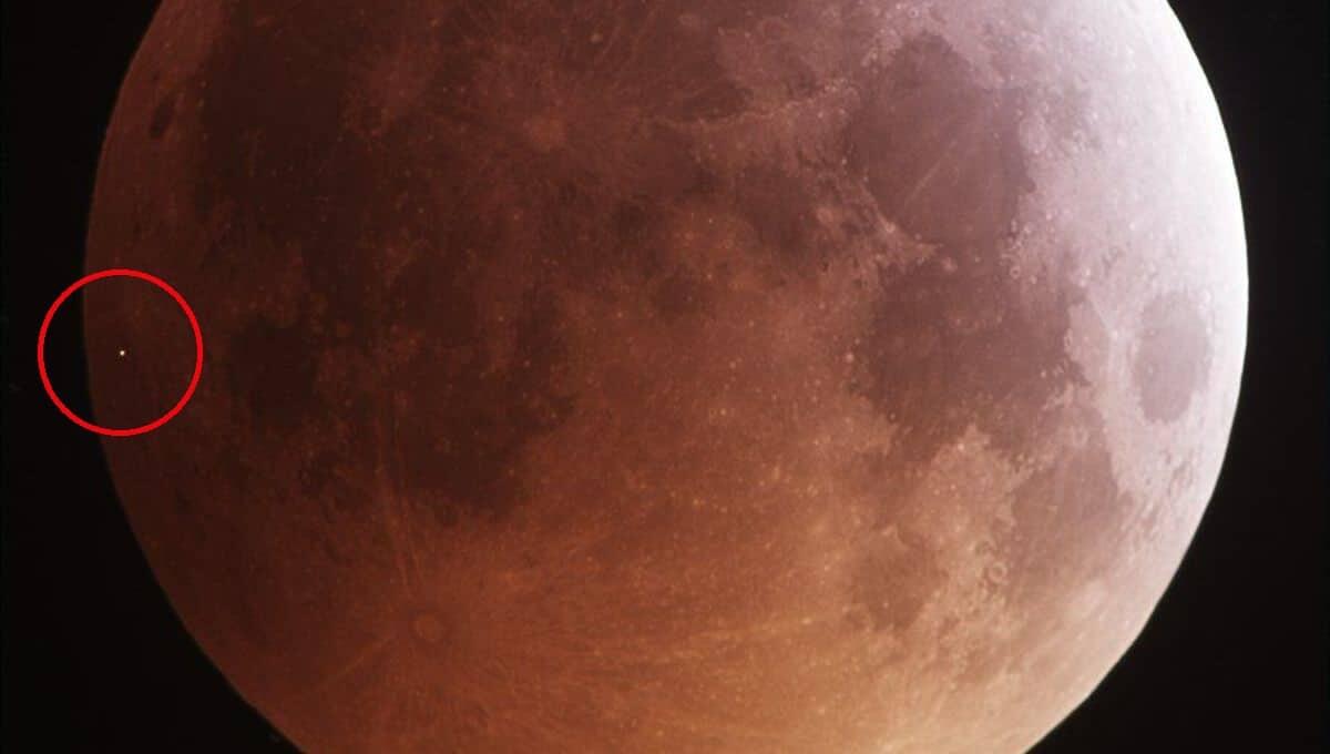 Un meteorite ha impattato la Luna durante l'eclissi (VIDEO) - Meteorite impatta Luna durante eclissi, crediti: syfy.com