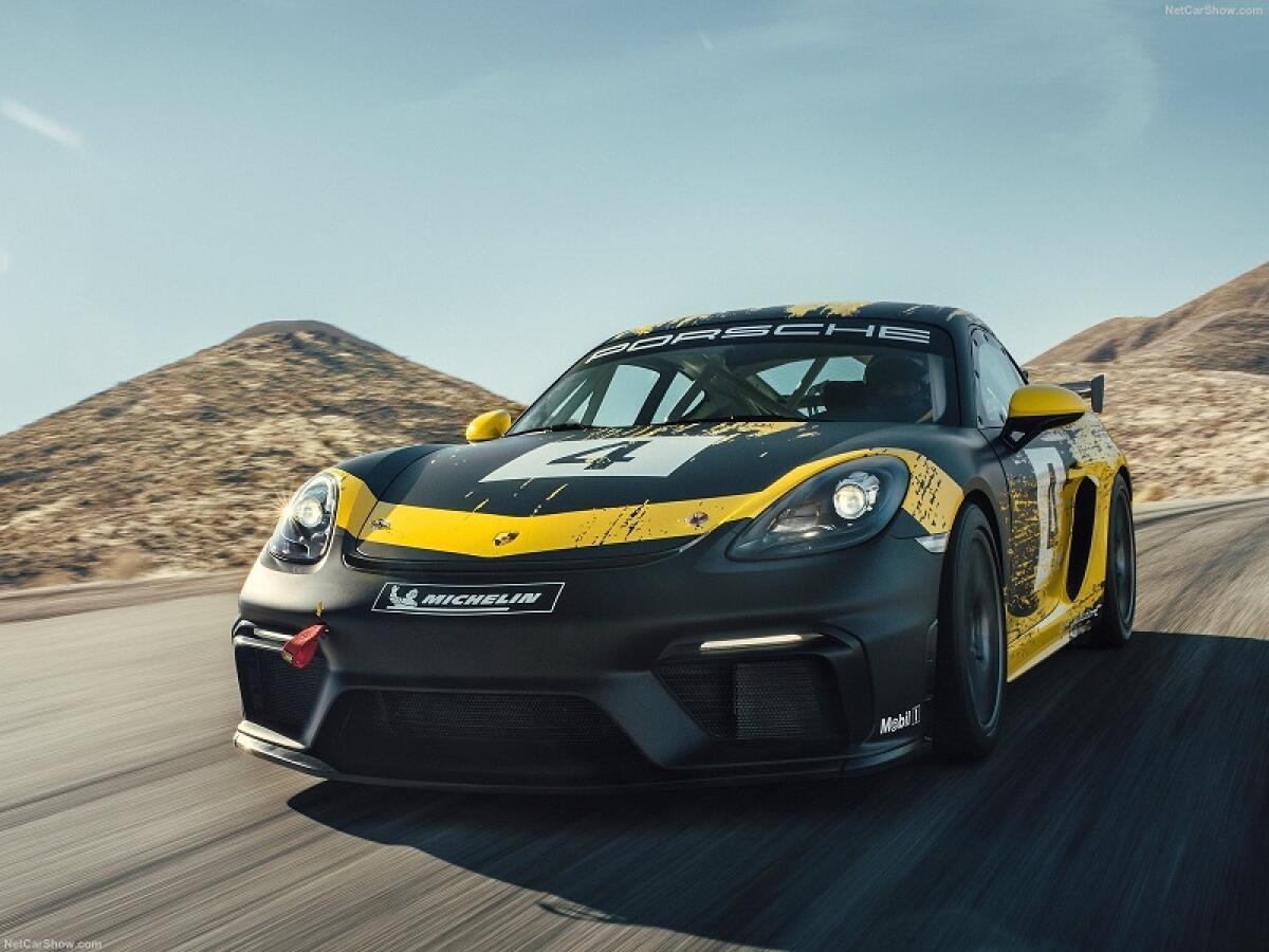 Porsche 718 Cayman GT4: l'auto fatta anche con la canapa - PH: netcarshow.com