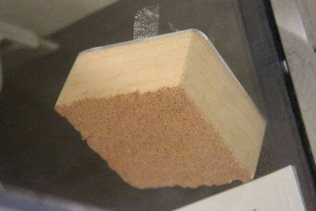 Materiale isolante utilizzato per rivestire il serbatoio esterno dello Space Shuttle. Credits: James E. Scarborough