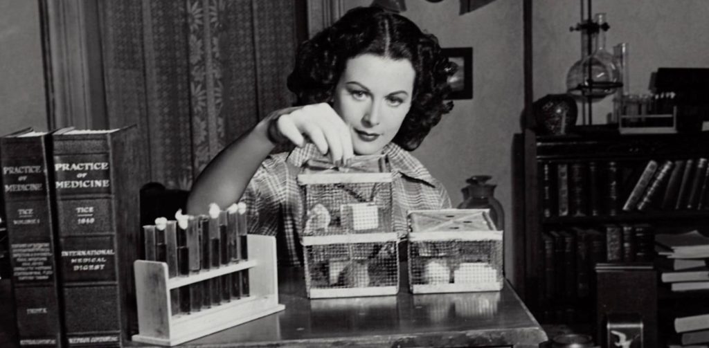 La bellissima Hedy Lamarr durante i suoi studi. Credits: iltascabile.com
