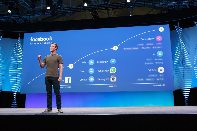 Mark Zuckenberg ha intenzioni di riunire tutte e tre le applicazioni in un'unica piattaforma. Credits: www.cultofmac.com