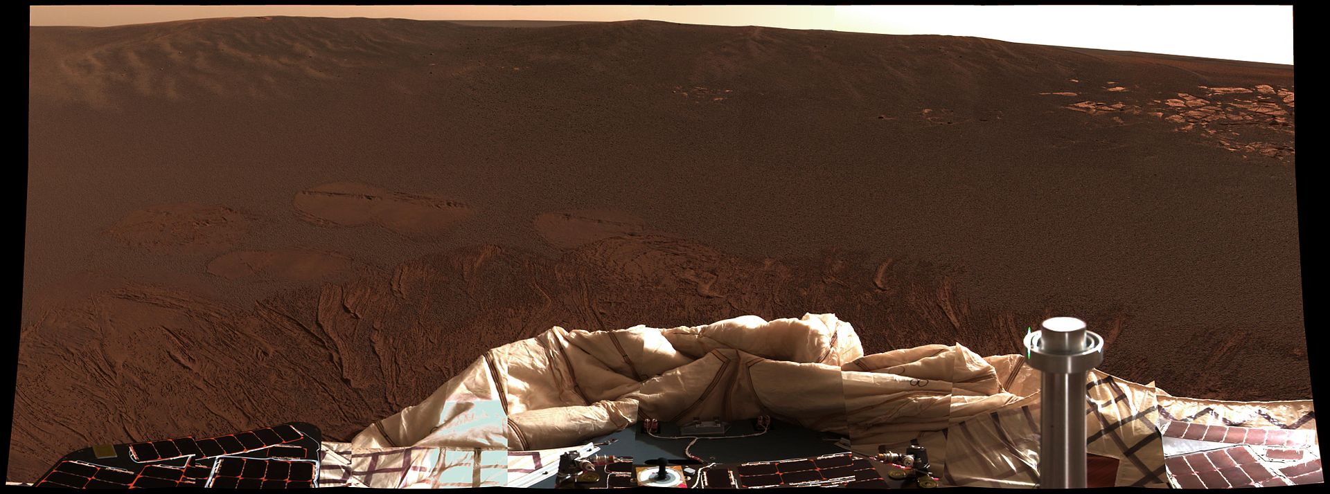 Primo panorama a colori inviato da Opportunity. Credits: Wikipedia.org