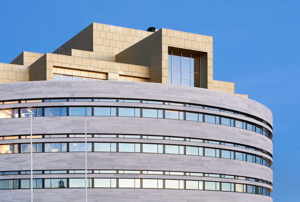 dezeen.com