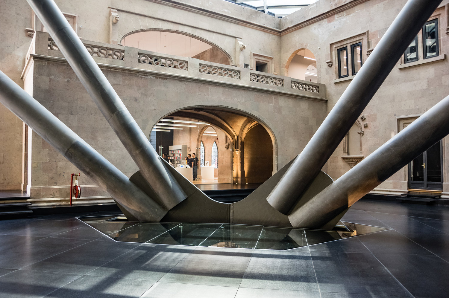 PH: alfonsomerchandimage.com - interno dell'edificio storico oggi