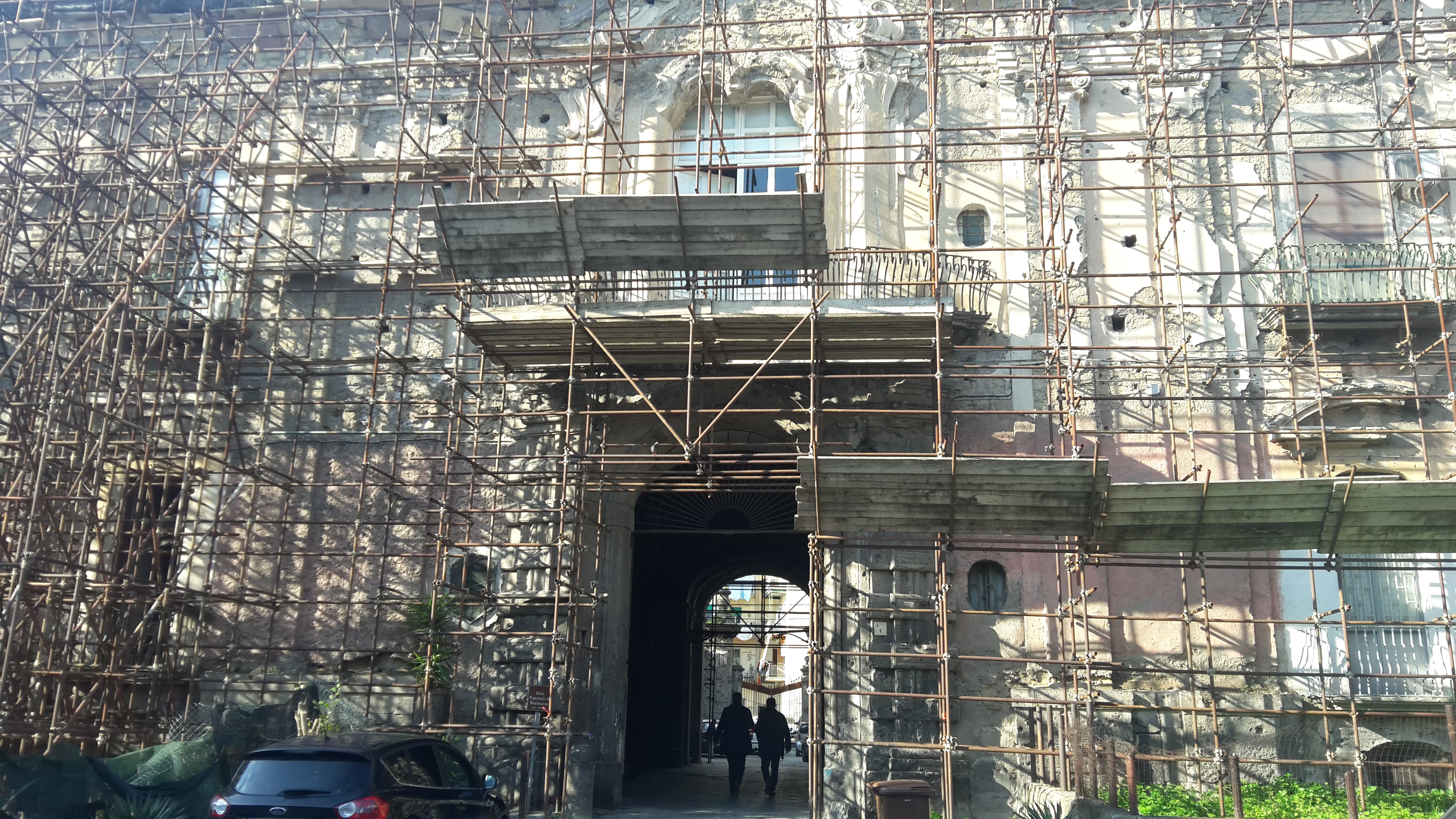 loravesuviana.it - Villa Pignatelli in Montecalvo oggi