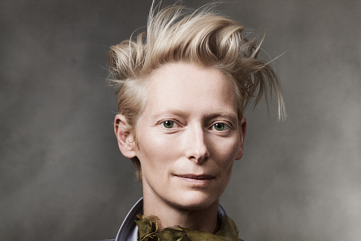 La voce narrante è quella dell'attrice Tilda Swinton, crediti: media.gq.com