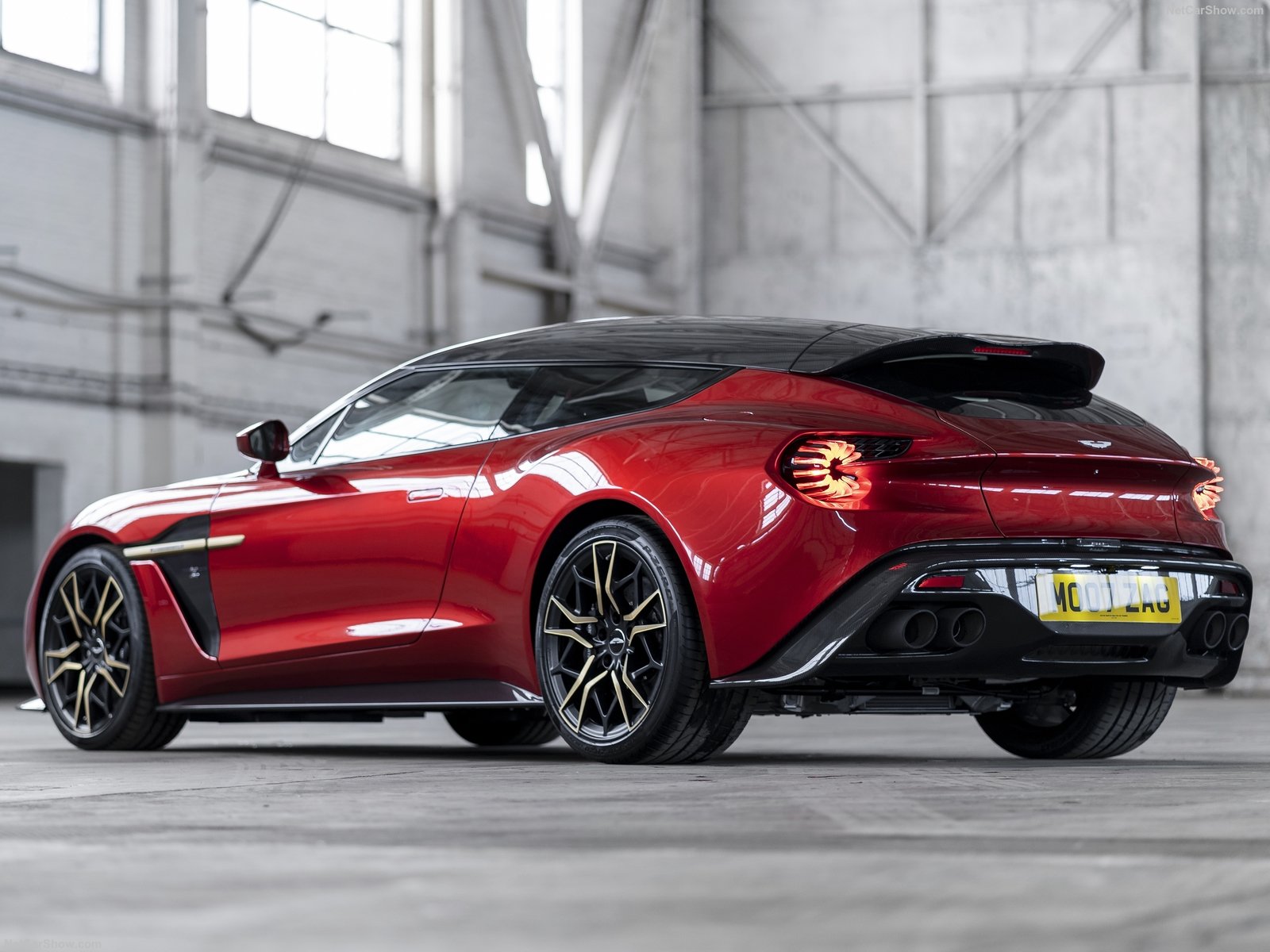 Aston Martin Vanquish Zagato Shooting Brake: l'auto per pochi fortunati