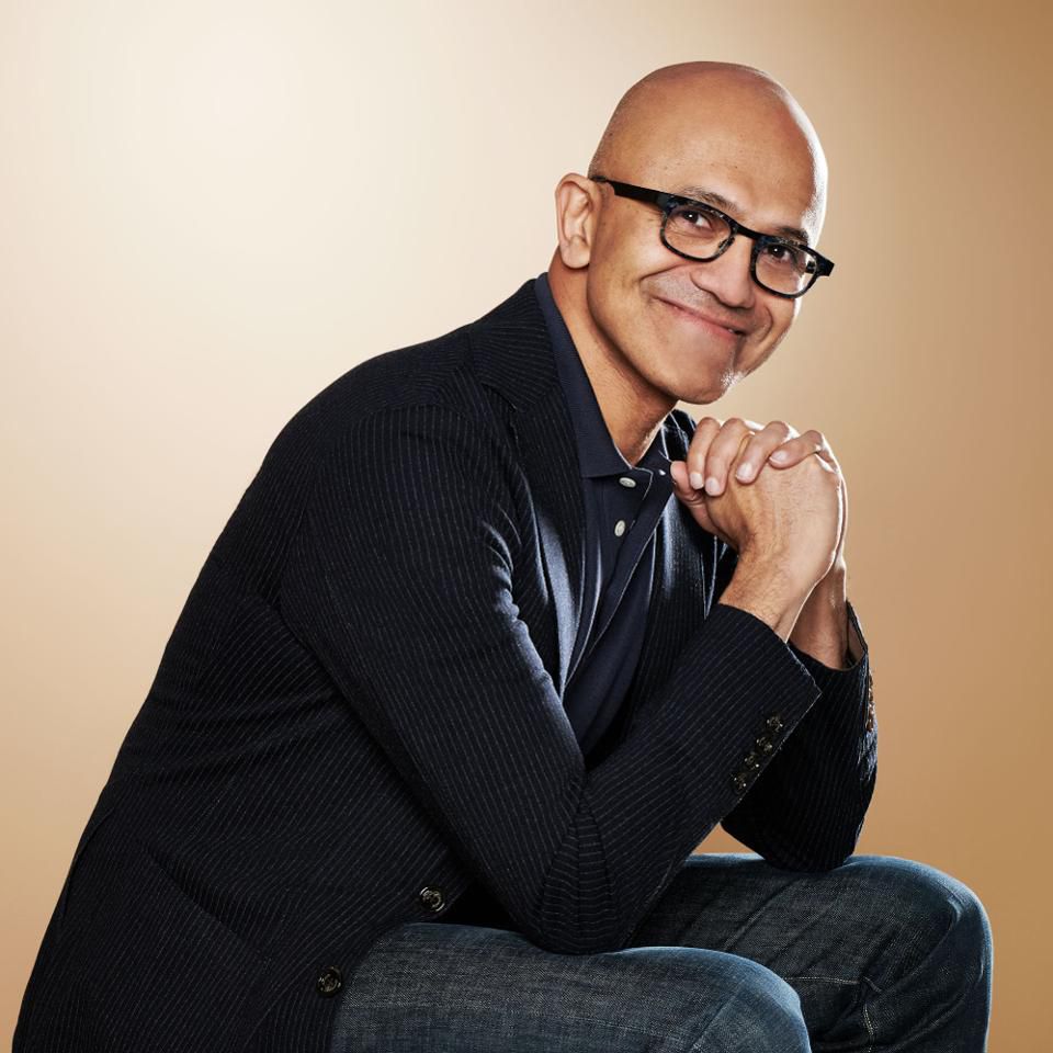 Satya Narayana Nadella è un dirigente d'azienda indiano naturalizzato statunitense, dal 4 febbraio 2014 amministratore delegato (CEO) di Microsoft.