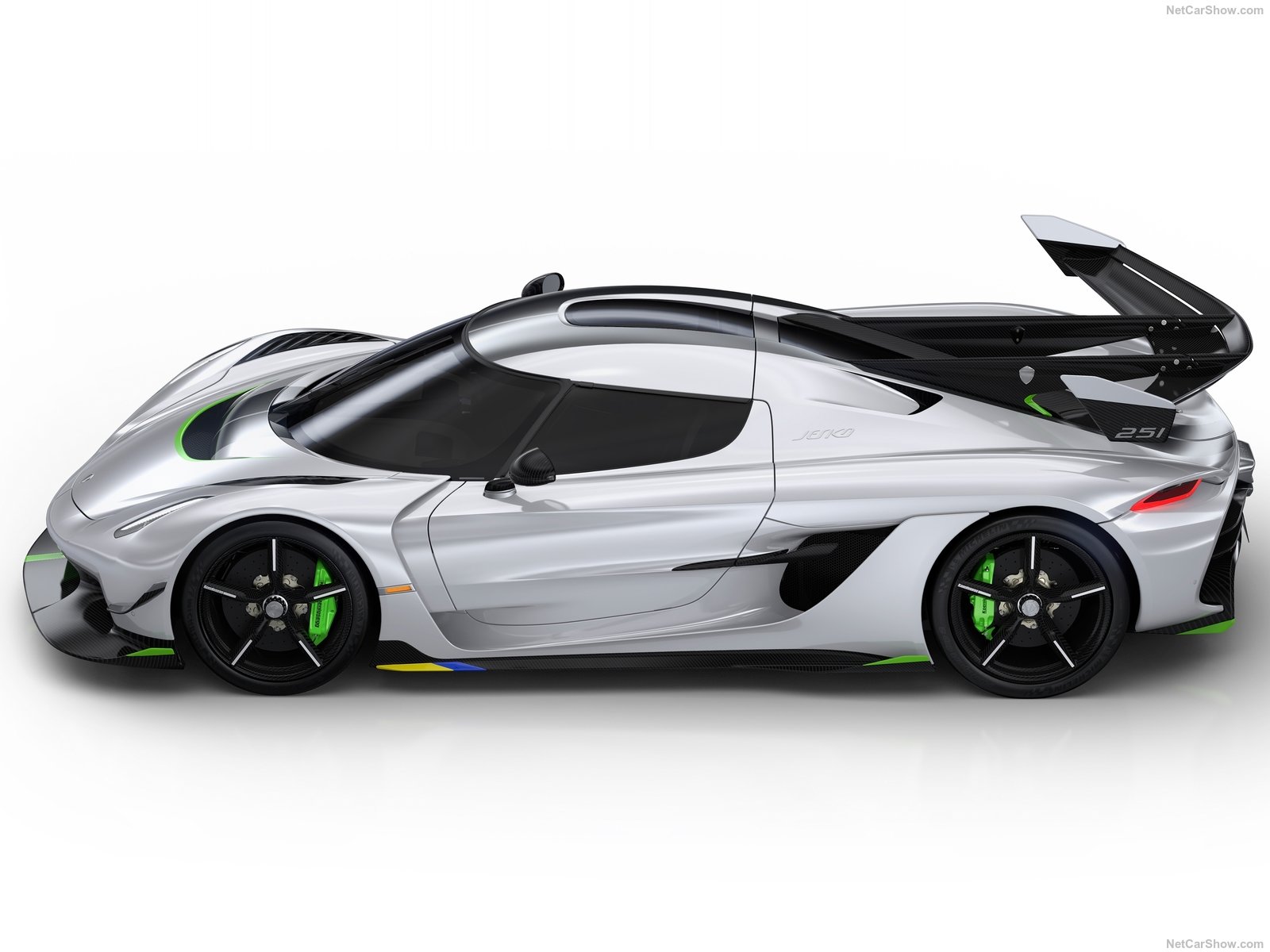 PH: netcarshow.com