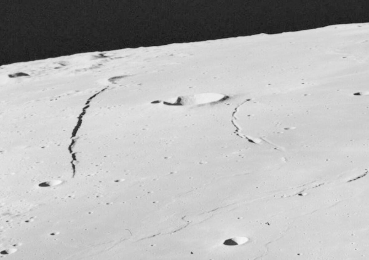Luna: scosse e restringimento in atto - Credits: Nasa/James Stuby (copyright: ansa.it)