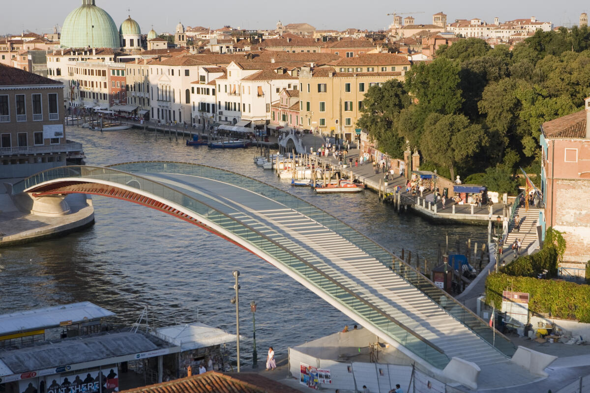 Il Ponte della Costituzione di Calatrava, un capolavoro con molte criticità - wikipedia.org