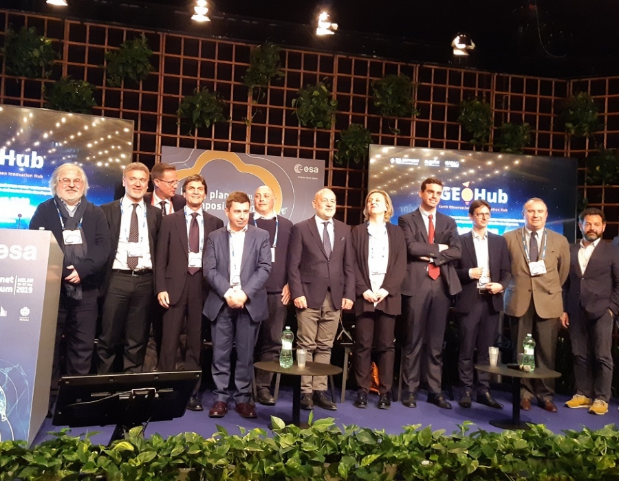 Big Data, sostenibilità ambientale, sostenibilità energetica, mobilità sostenibile, dati geo-referenziati, sviluppo sostenibile, tutela ambientale, IT, contaminazione tecnologica, consumi energetici, emissione di inquinati, sistemi di trasporto, traffico 