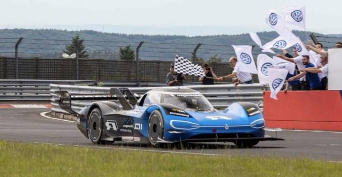 Record al Nürburgring per Volkswagen ID R - PH: dmove.it