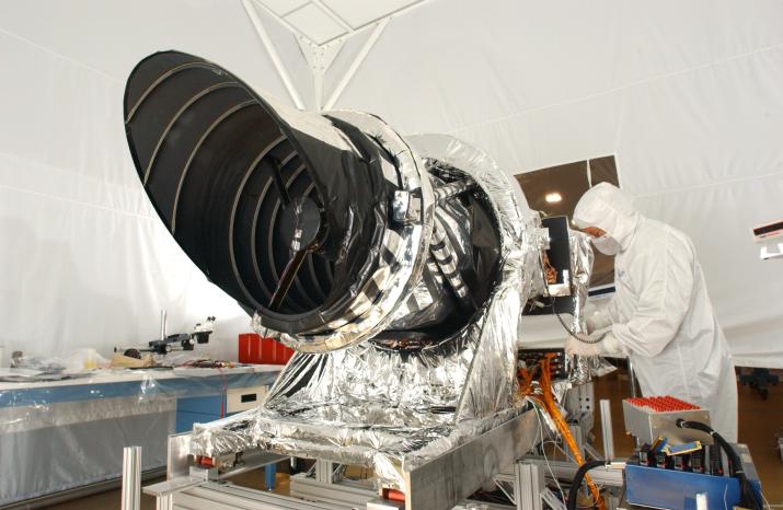 HiRISE, la fotocamera che studia i crateri su Marte.Crediti: www.photojournal.jpl.nasa.gov
