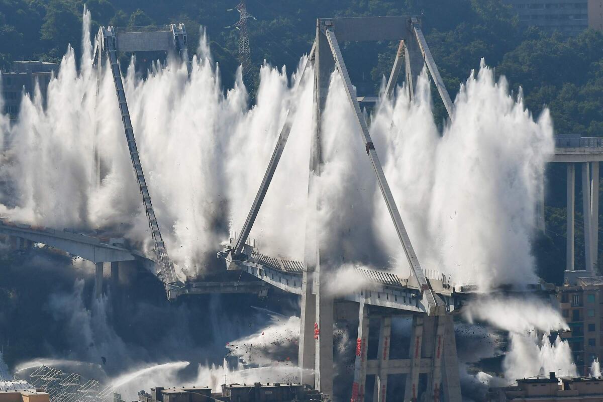 Come è stato demolito il ponte Morandi? - 