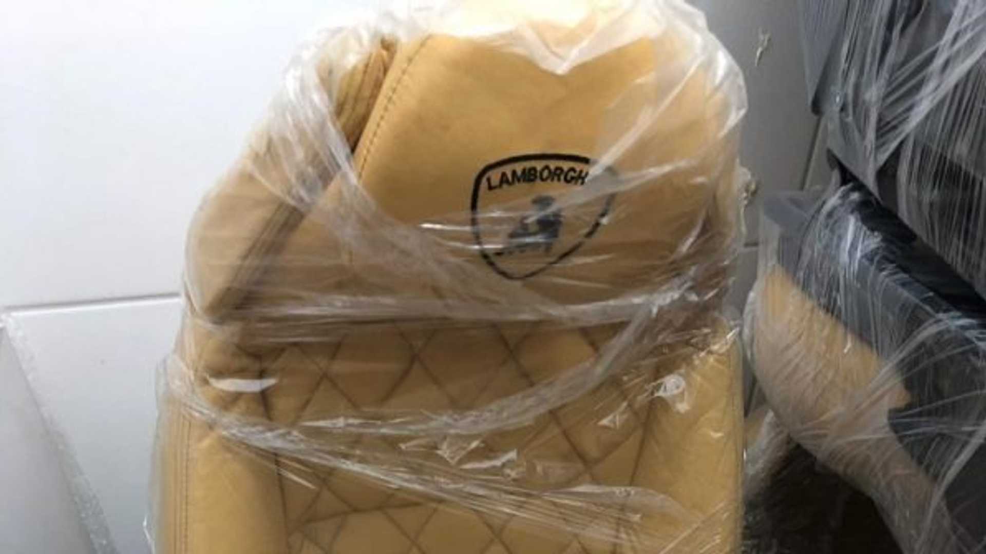 I sedili della finta Lamborghini