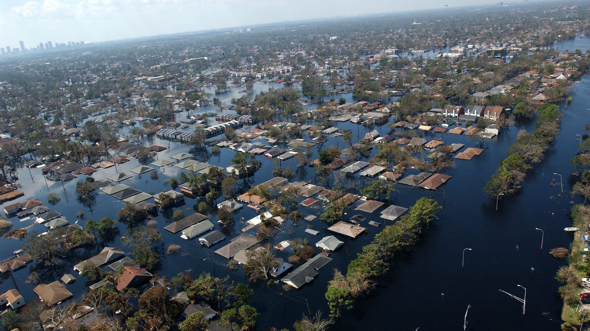 Le inondazioni verificatesi a New Orleans dopo l'uragano Katrina potrebbero essere un'anteprima del prossimo futuro. PH: pbs.org