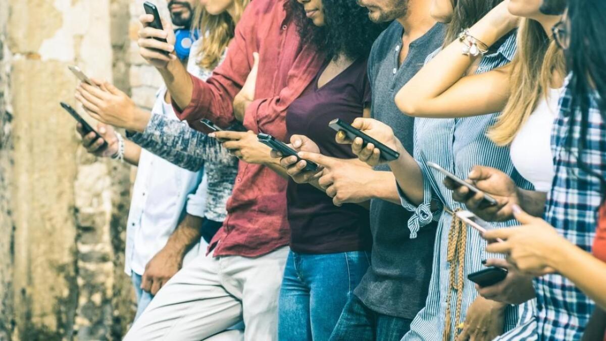 Istituto Superiore di Sanità: "l'uso dei cellulari non risulta cancerogeno" - © aditechs