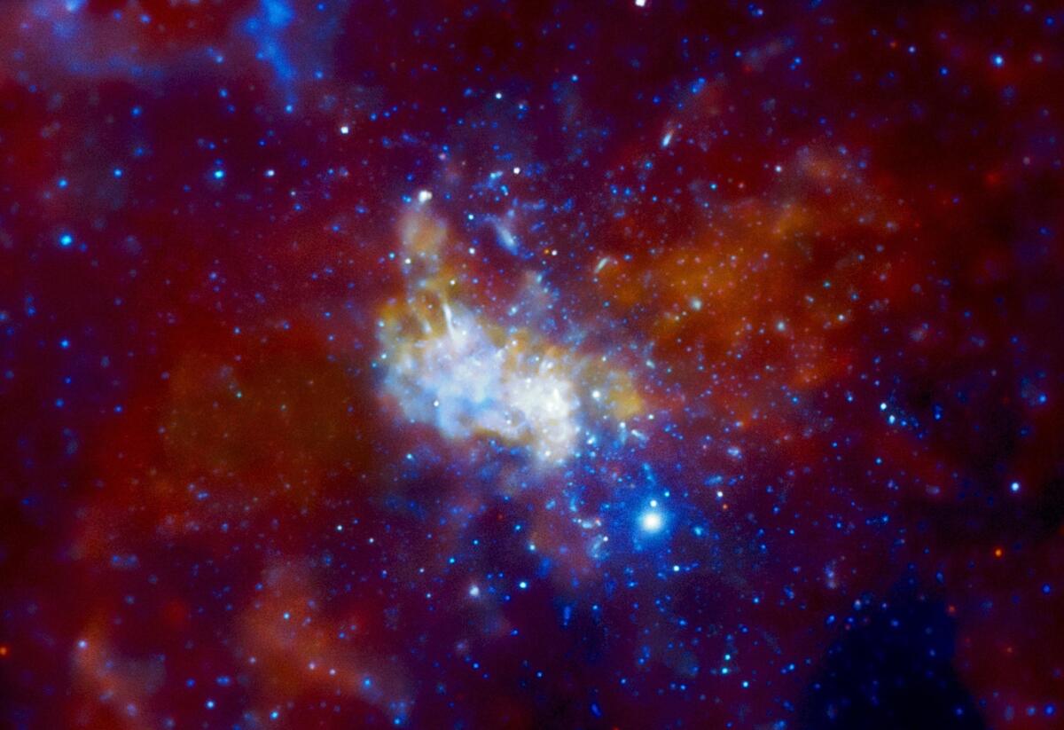 Che bagliore nella Via Lattea: il buco nero luminoso come non mai - Sagittarius A*, crediti: medium.com