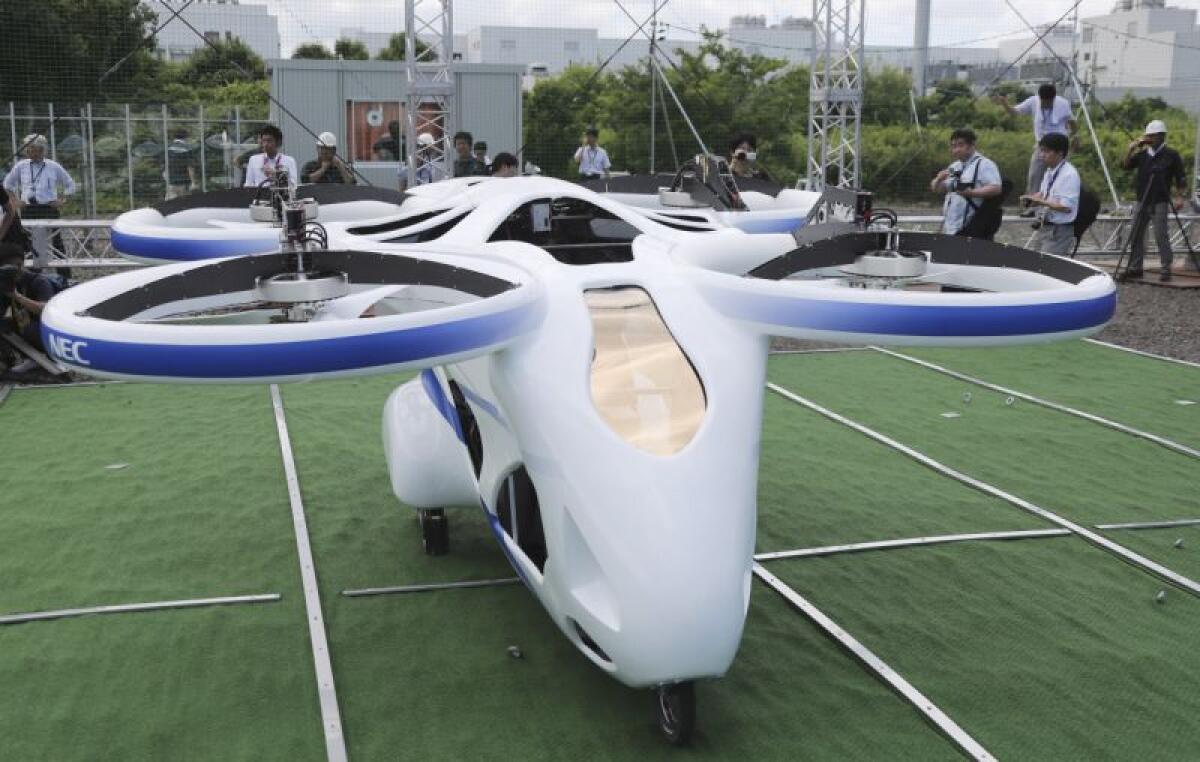Macchina volante: la NEC in Giappone mostra il funzionamento di un prototipo - PH: it.notizie.yahoo.com - AP Photo/Koji Sasahara