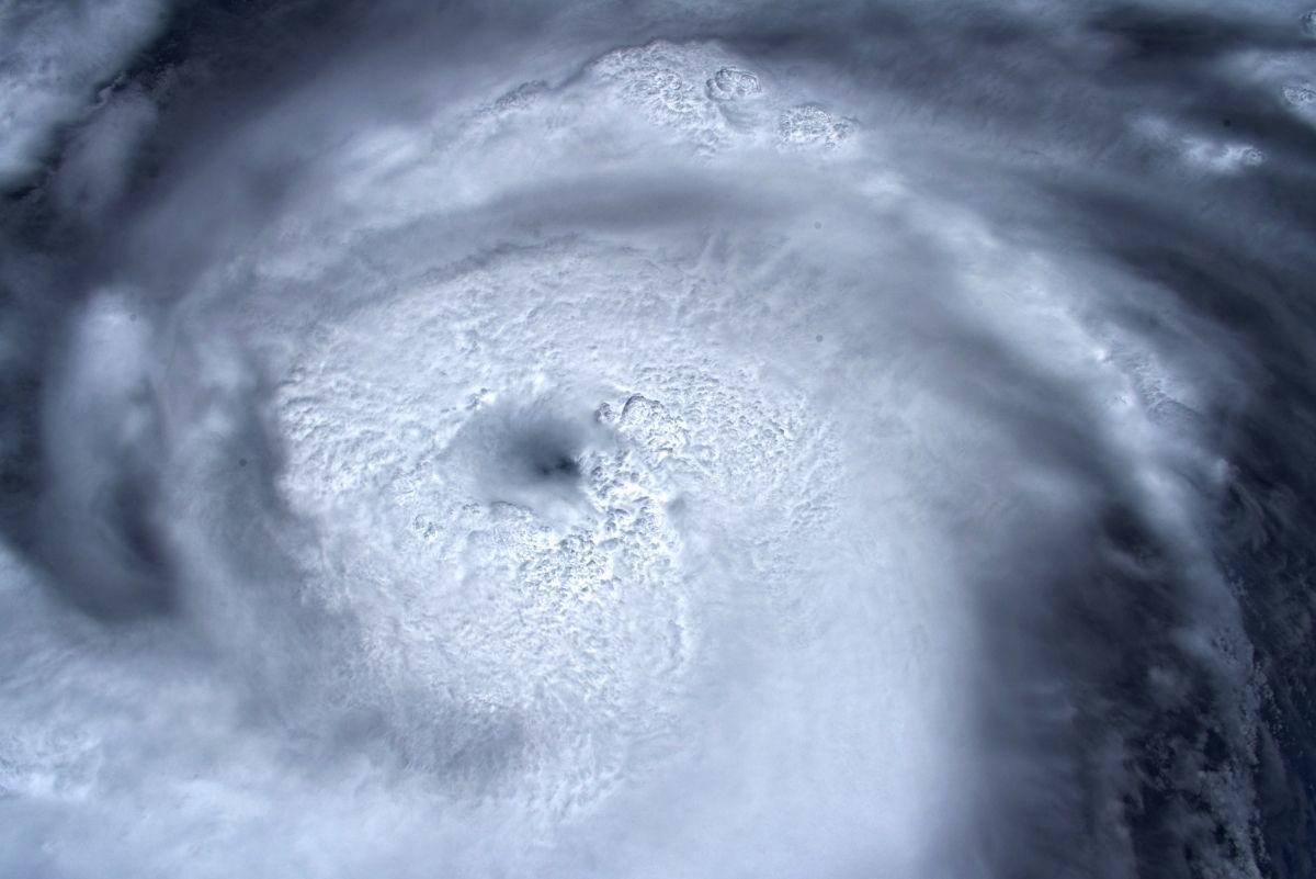 Uragano Dorian, massima allerta in Florida: la foto impressionante di Luca Parmitano - 