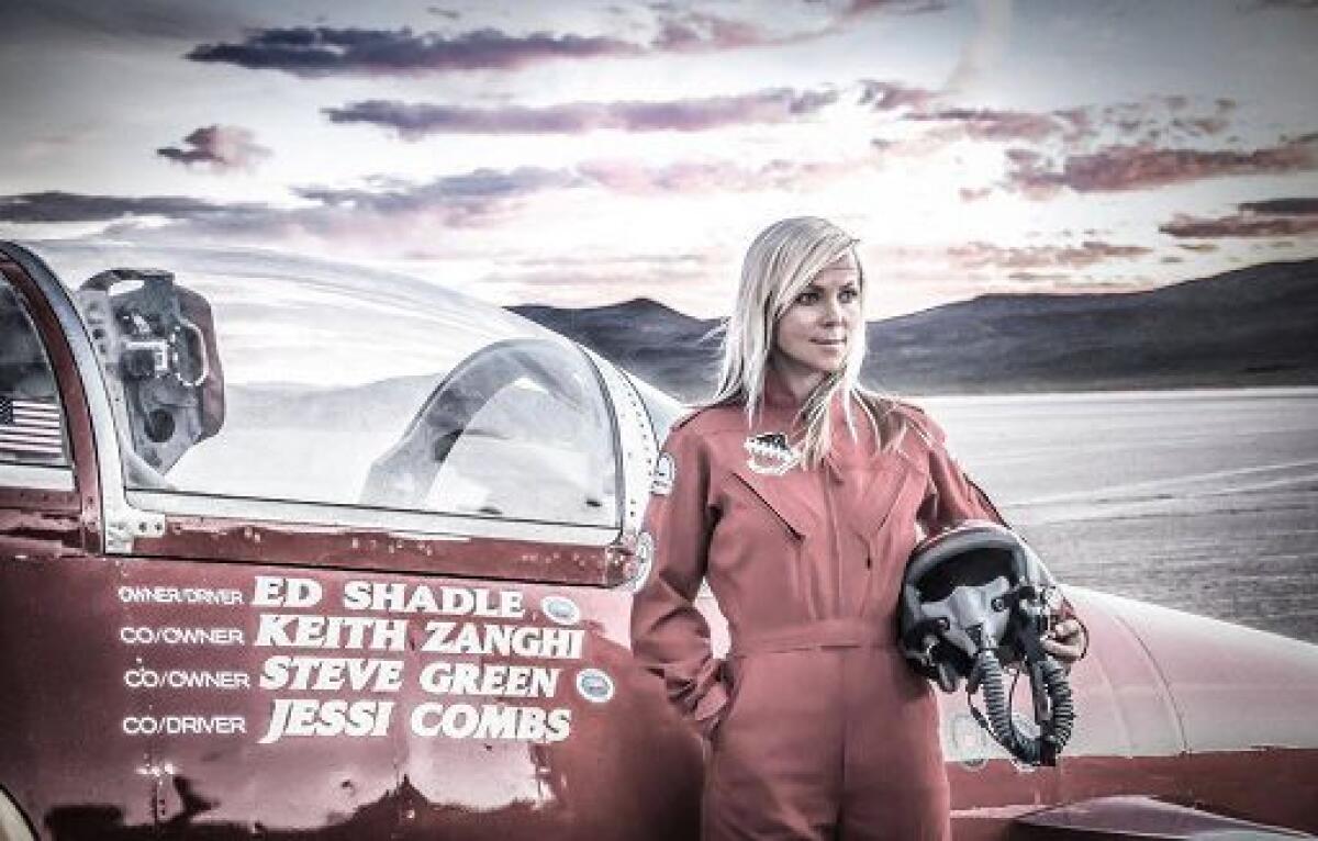 Jessi Combs morta in un incidente mentre tentava il record ad oltre 700 km/h - PH: askanews.it