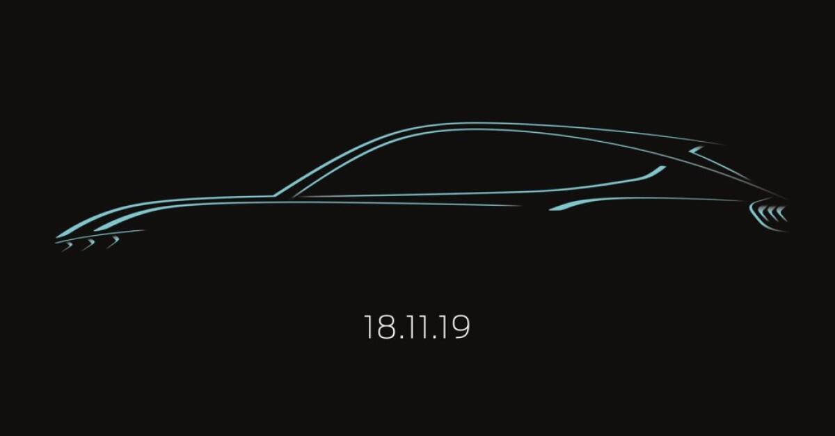 Ford Mustang: il SUV elettrico arriva il 18 novembre. Ecco i teaser ufficiali! - Ford Mustang: il SUV elettrico arriva il 18 novembre. Ecco i teaser ufficiali!