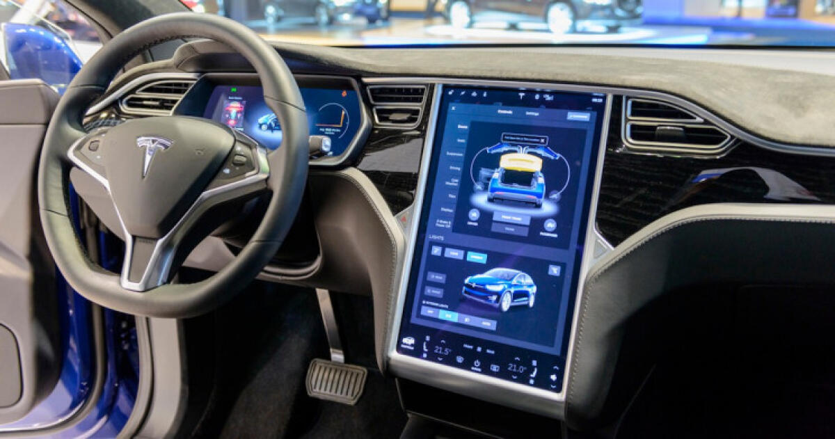 Aggiornamento software Tesla: potenza maggiore e funzionalità aggiuntive - PH: interestingengineering.com