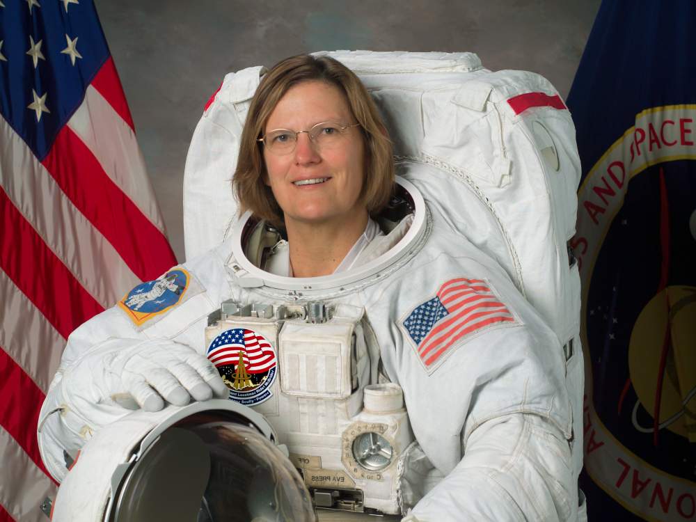 Ritratto ufficiale dell'astronauta Kathryn D. Sullivan.Credits: airandspace.si.edu