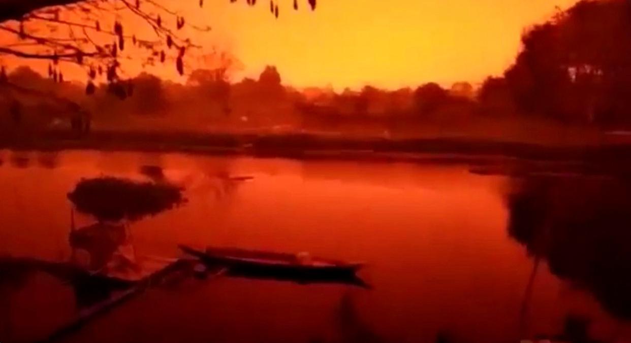 Jambi, Indonesia, inquinamento, incendi, cielo rosso, apocalisse, post-apocalittico, fantascienza, Marte, Pianeta rosso, scattering, Rayleigh, Mie, ambiente, PM10, diffusione, luce, cieli, Energy Close-up Engineering