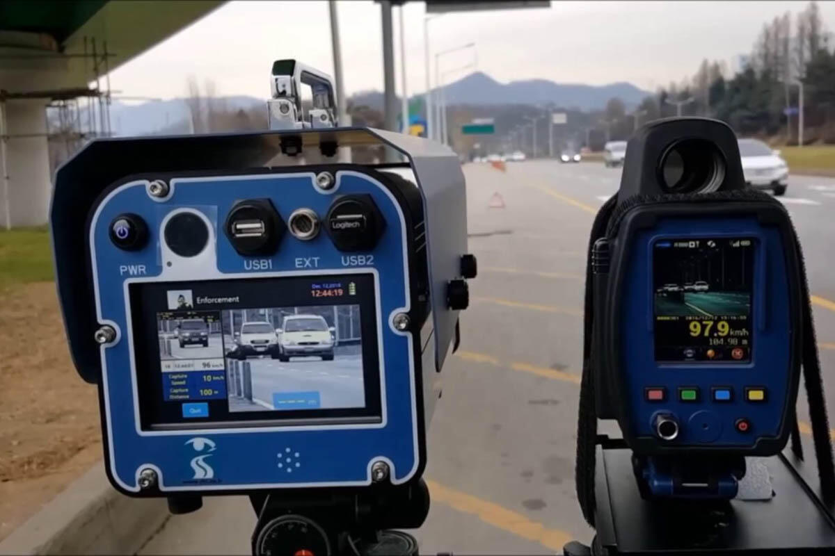 TruCam: l'autovelox che ti multa se guidi senza cintura o con smartphone - TruCam in azione!